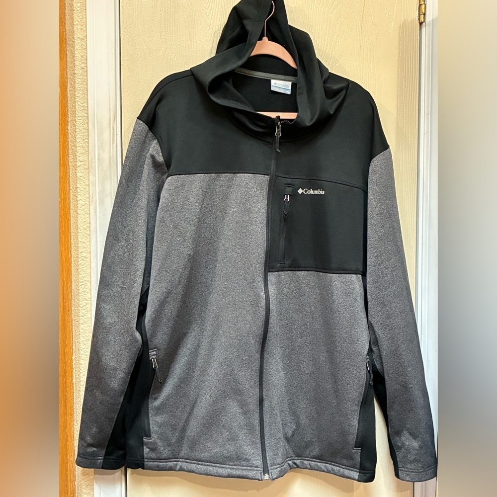 Columbia Unisex Black and Gray Performance Jacket